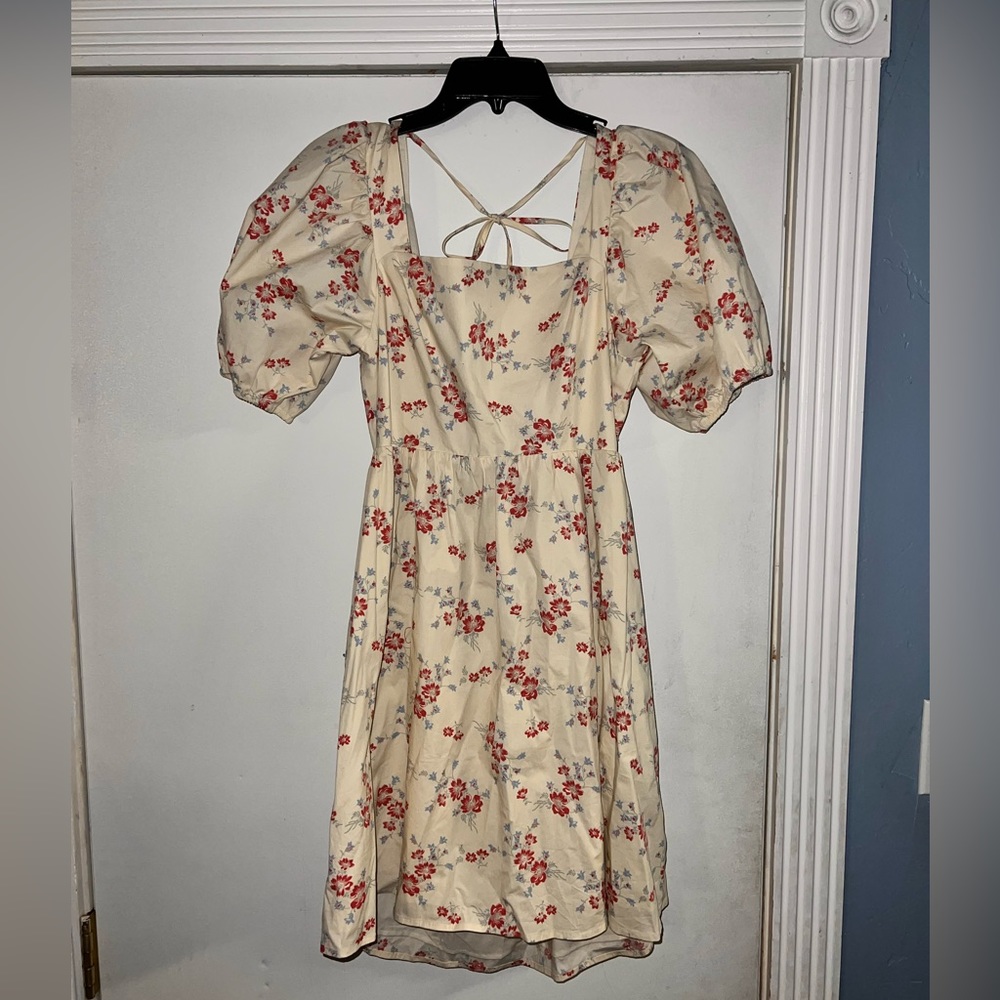 Floral peasant sleeve dress